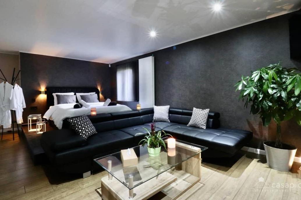 Bed and Breakfast Luxury House Remersdaal Esterno foto